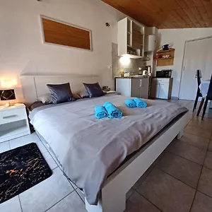 Pampas Studio, Self Check-in Apartman Porec