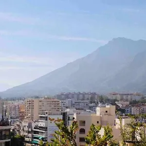 Large Modern Beach Front Apartment, Rooftop Pool!! Appartamento Marbella